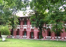 Hue National School (Quoc Hoc hue)